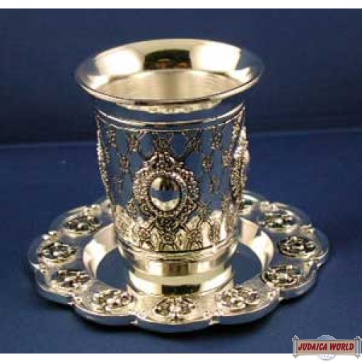 Silver plated Becher with Tatz or similar